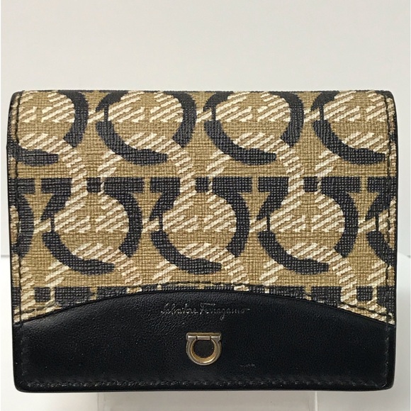 Salvatore Ferragamo Gancini Leather Compact Wallet 😍